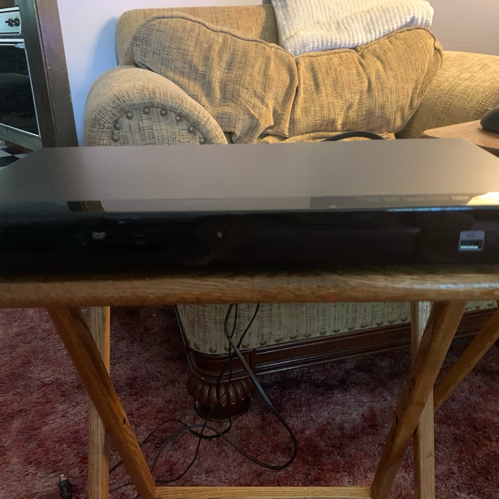 Samsung 1080P DVD Player. Comes with Remote Control and Owners Manual!